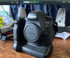 Canon 6D Mark ii Body + Battery Grip