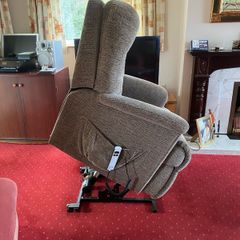 Sherborne Reclyner/Riser Armchair