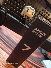AMD Ryzen 7 7800X3D Desktop CPU , like new