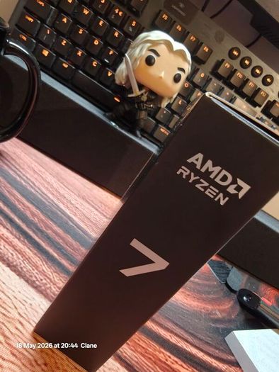 AMD Ryzen 7 7800X3D Desktop CPU , like new