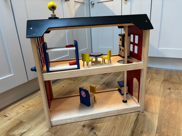 Pintoy Wooden Firestation