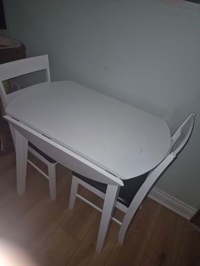 table and chairs