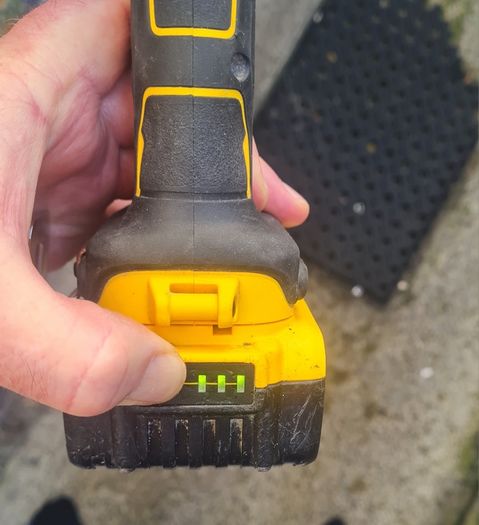 DEWALT DCD709 Ty2   2-speed-Cordless combi  drill brushless 18v