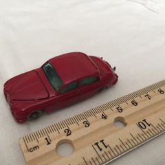 Matchbox 65b, regular wheels. Mint condition. Jaguar 3.4. Bonnet opening and detailed engine.