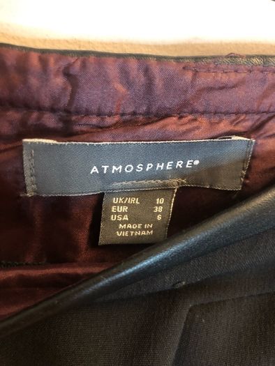 Black skirt (size 10)