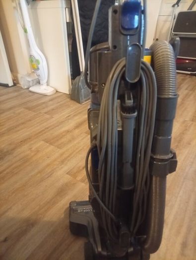Hoover upright vacuum