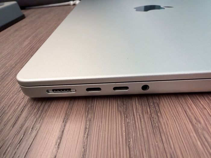 Macbook Pro - M3 Pro Chip - 18GB Ram - 512GB SSD