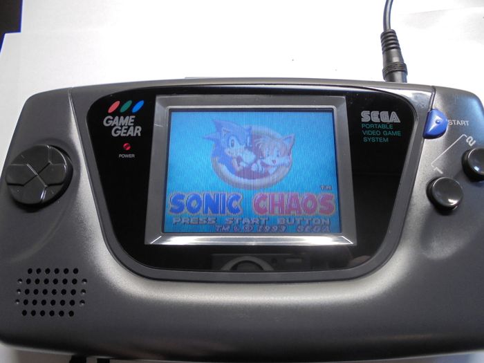 Sega Game Gear-Fully Recapped-Refurbished with Sonic Chaos + New Glass lens