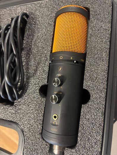 SL600 condesender usb microphone with live monitor