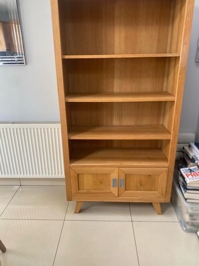 Solid Oak Bookcase / Display Cabinet - Excellent Condition