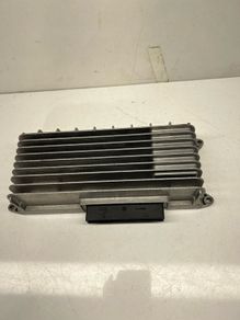 Audi A4 B8 A5 8T Stereo Radio Speaker Amplifier 8T0035223J A2l4b5s