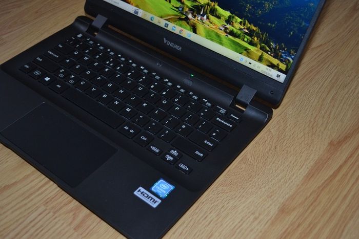 Venturer Ultra Slim Laptop SSD, DDR4, Full HD + Microsoft Office