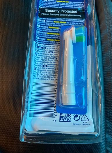 Oral B electric toothbrush replacement heads precision clean brand new