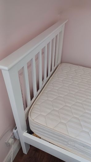 White single bed frame with or without mattress