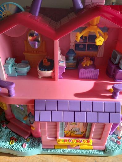 Hamleys toy house