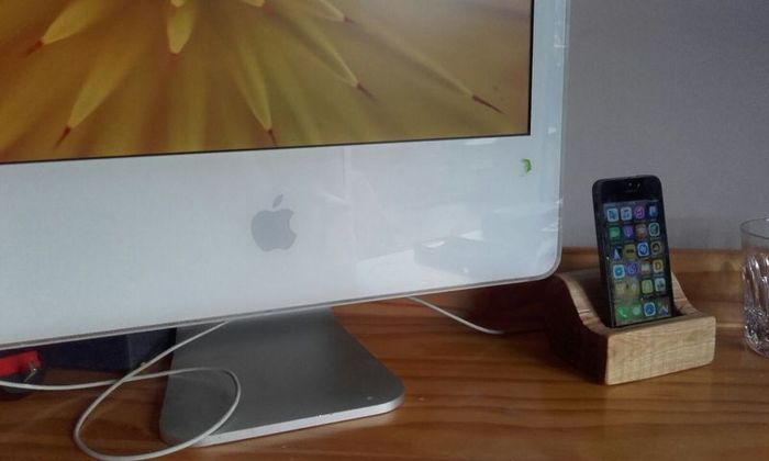 Apple Iphone Log Dock