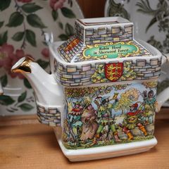 Sadler_Robin Hood_Castle Teapot