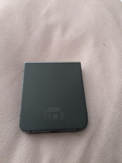 Samsung Galaxy Z Flip 4