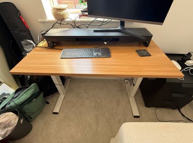 Free height adjustable desk (lost cable)
