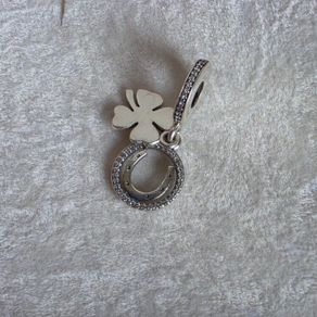 Pandora lucky day four leaf clover horseshoe dangle charm perfect condition