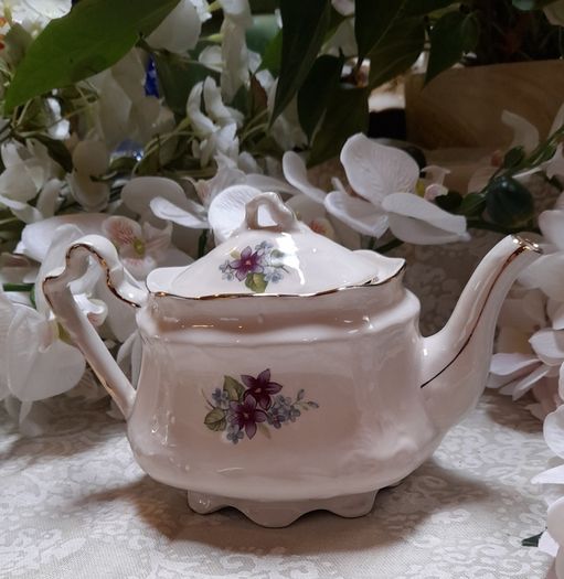 An Antique Arthur Wood tea pot