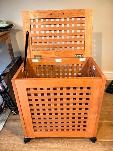 Clothes basket