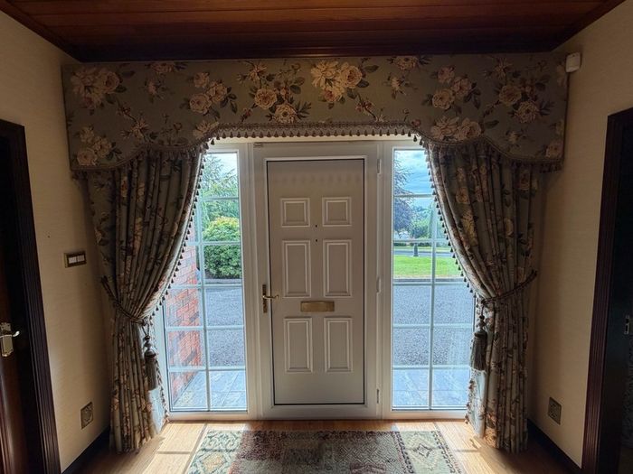 2x Pairs Heavy Thermal Lined Curtains and Pelmet