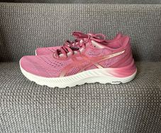 Asics Trainers Ladies Size 41.5