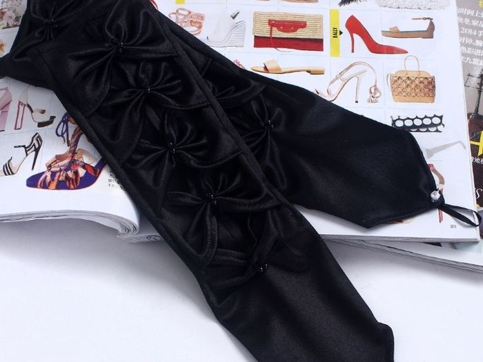 Stylish Black Satin Like Gloves - new - great accessory