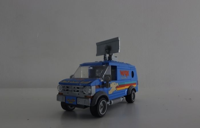LEGO - Stranger Things - Creel House and WSQK Radio Station