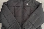 Nike women's puffer jacket large