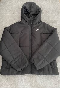 Nike women's puffer jacket large