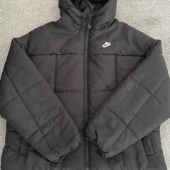 Nike women's puffer jacket large