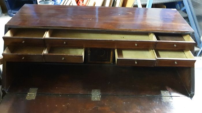 Georgian Bureau