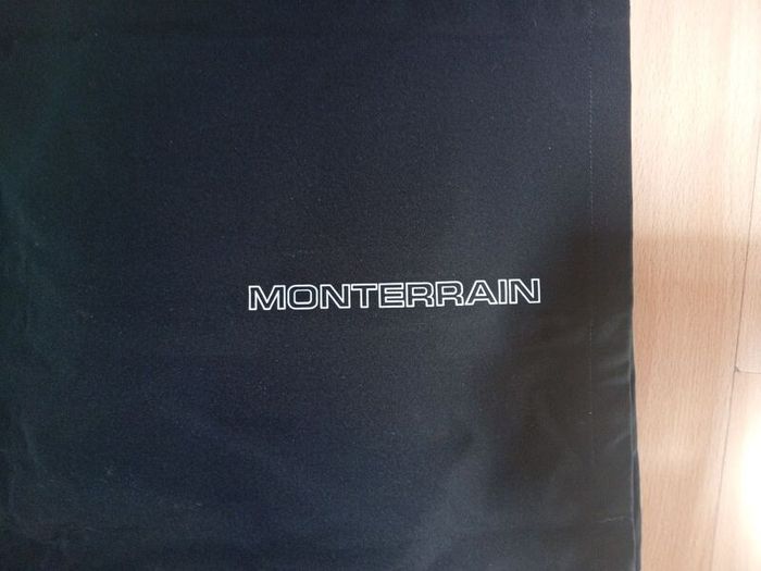 Monterrain Tracksuit (( Brand New))