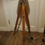 Tripod lamp Image 2