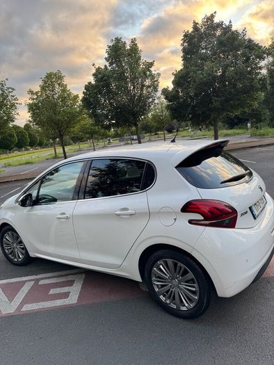 Low mileage Top spec