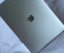 MacBook Air (Retina 13-inch, 2020)