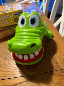 crocodile dentist game