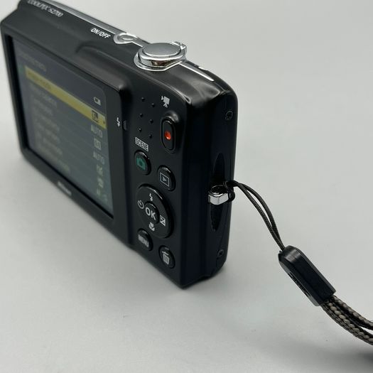 Nikon Coolpix S2700 16MP Digital Camera Black - Full Kit