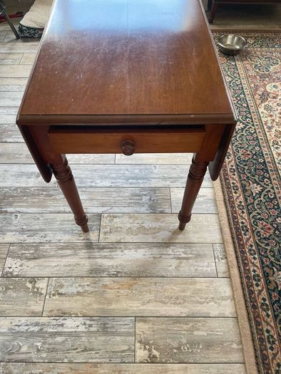Extendable Drop Leaf Table - perfect for Christmas
