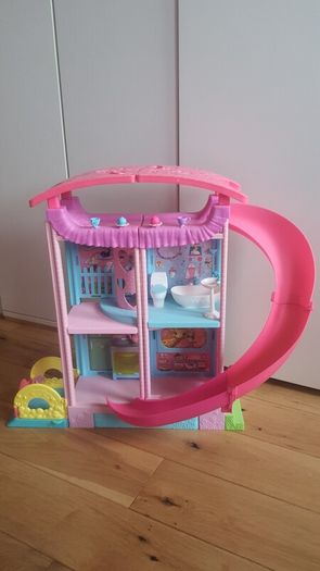 Chelsea House (Barbie collection)
