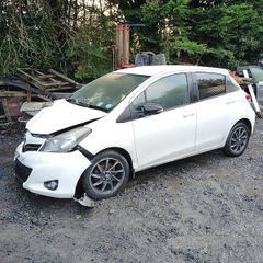 Breaking Toyota Yaris 2013 petrol