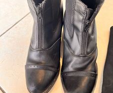 Kids riding ankle boots size 3