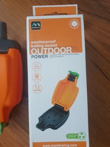 Weatherproof trailing socket outdoor