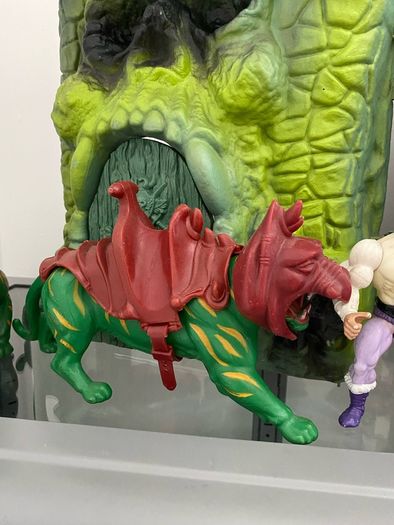 he man  castle grey skull