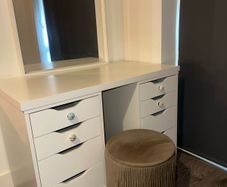 dressing table/Vanity