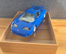 Vintage Bburago Bugatti EB 110 (1991) Blue Diecast Model Car 1/24,