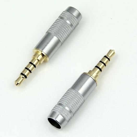 4 Audio Jacks