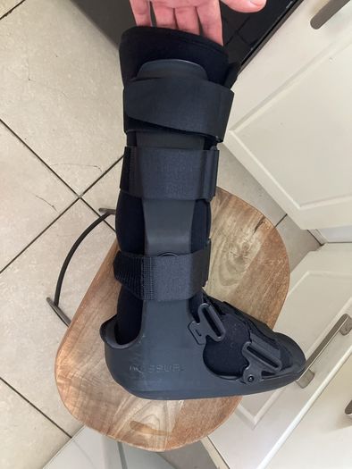 Leg brace